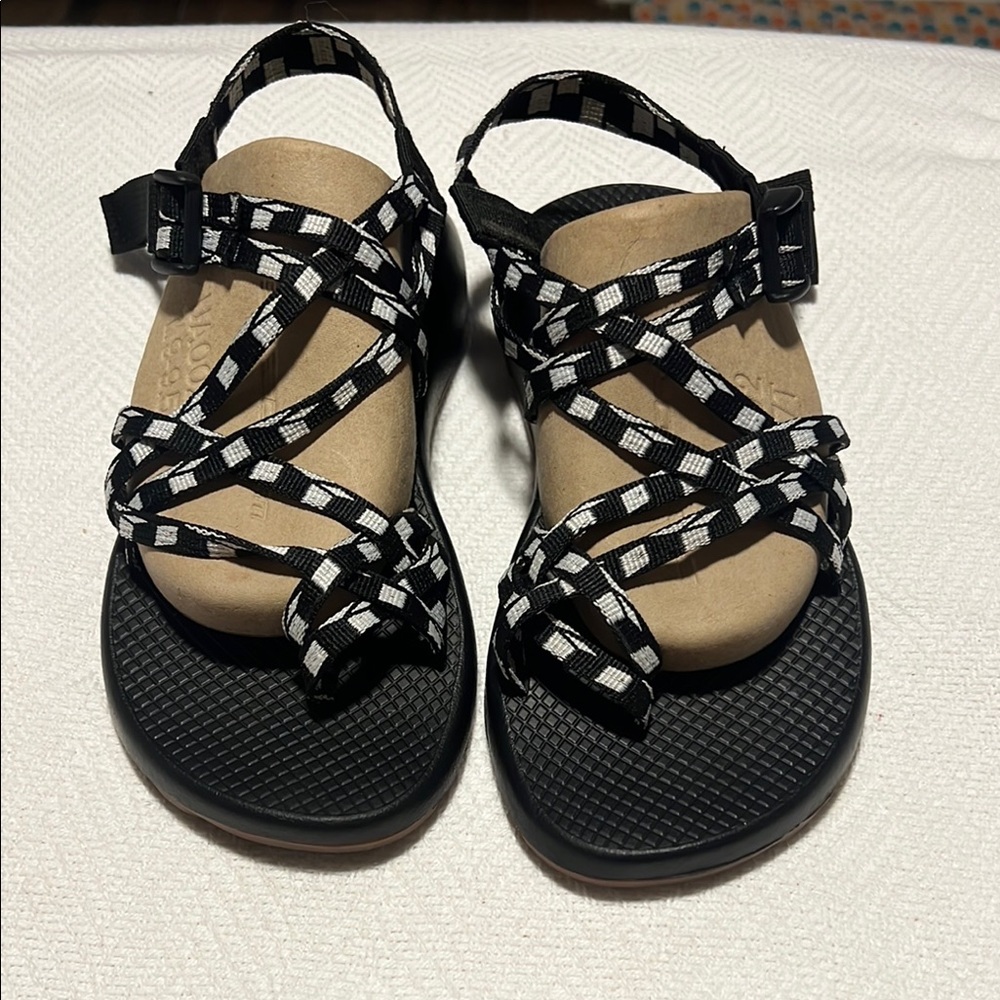 Women’s Chacos Size 9